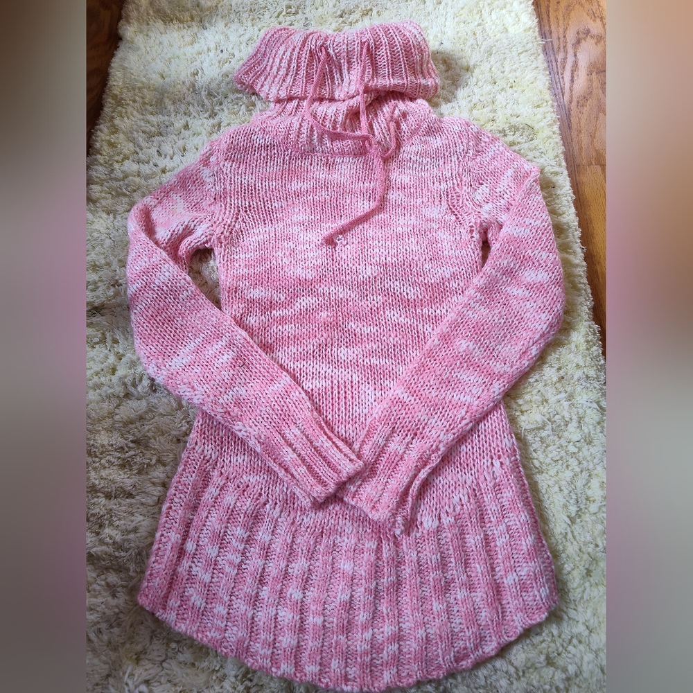 Nwot. Pink Cowl neck Sweater size small